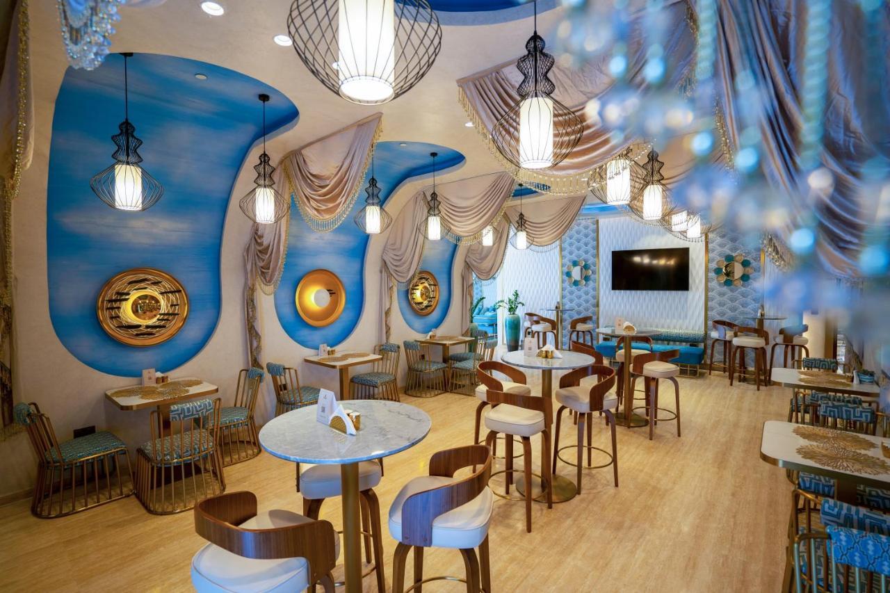 Velero Hotel Doha Lusail Eksteriør billede The interior of the restaurant