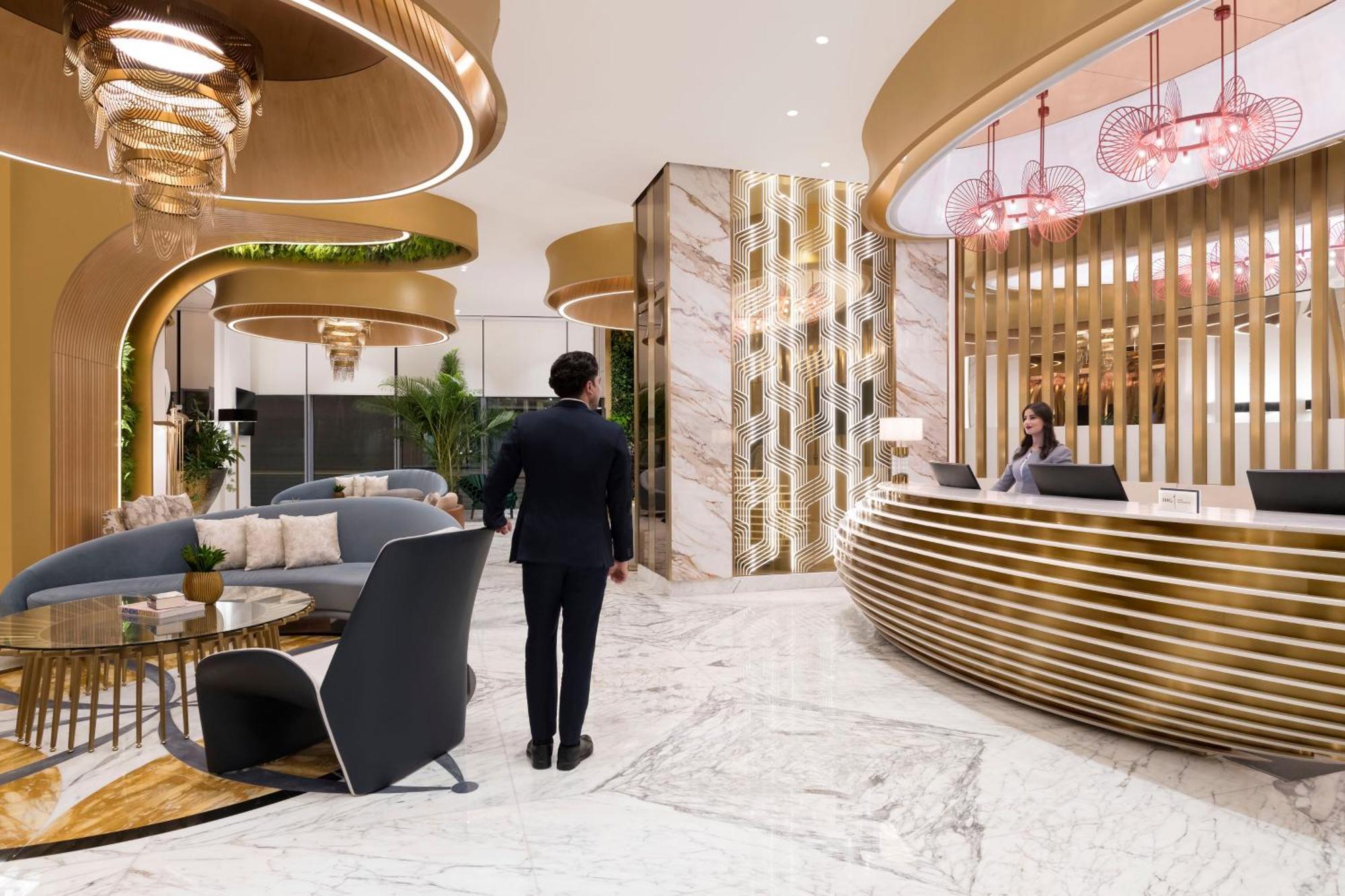 Velero Hotel Doha Lusail Eksteriør billede The lobby of the hotel