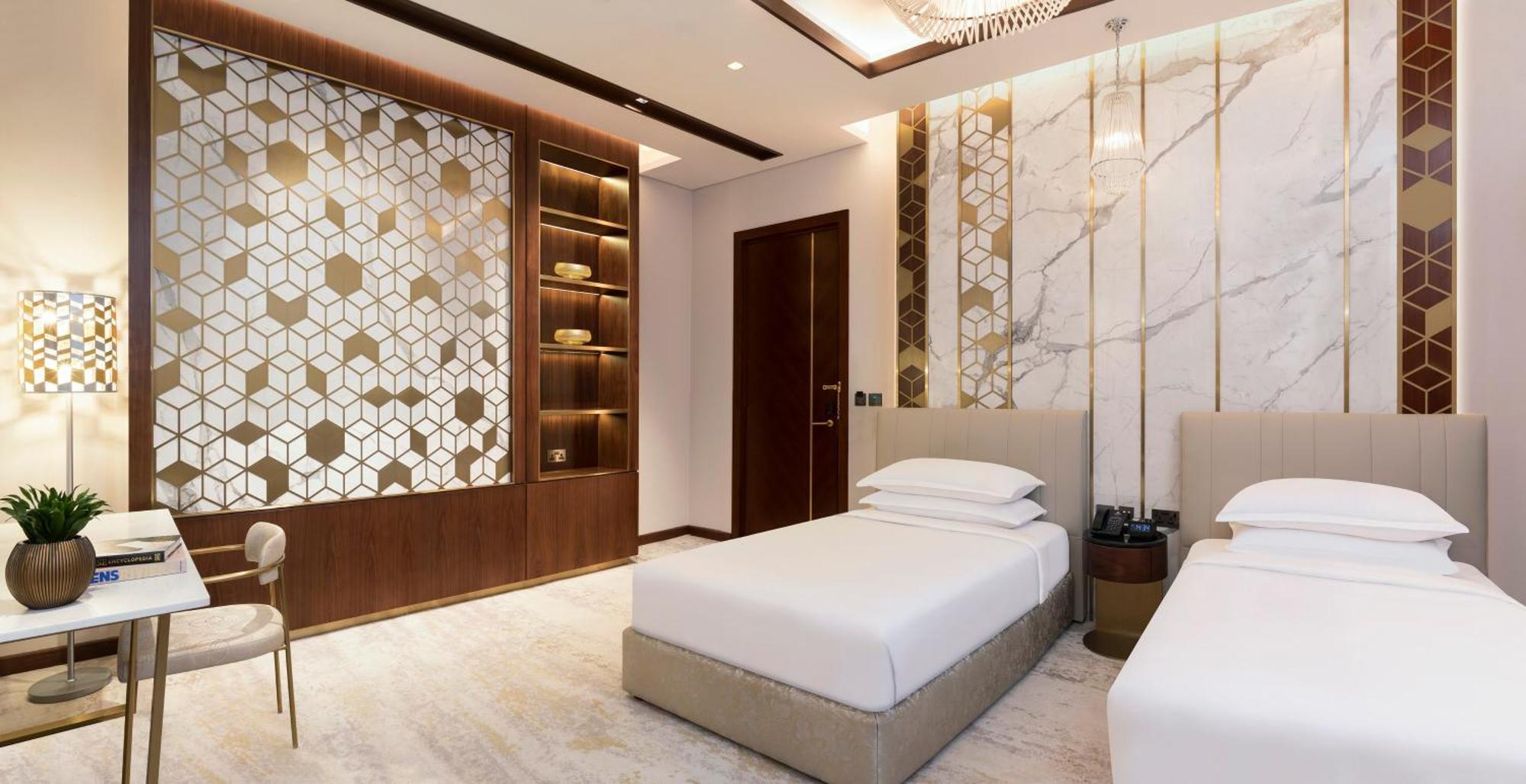 Velero Hotel Doha Lusail Eksteriør billede A guest room at the hotel
