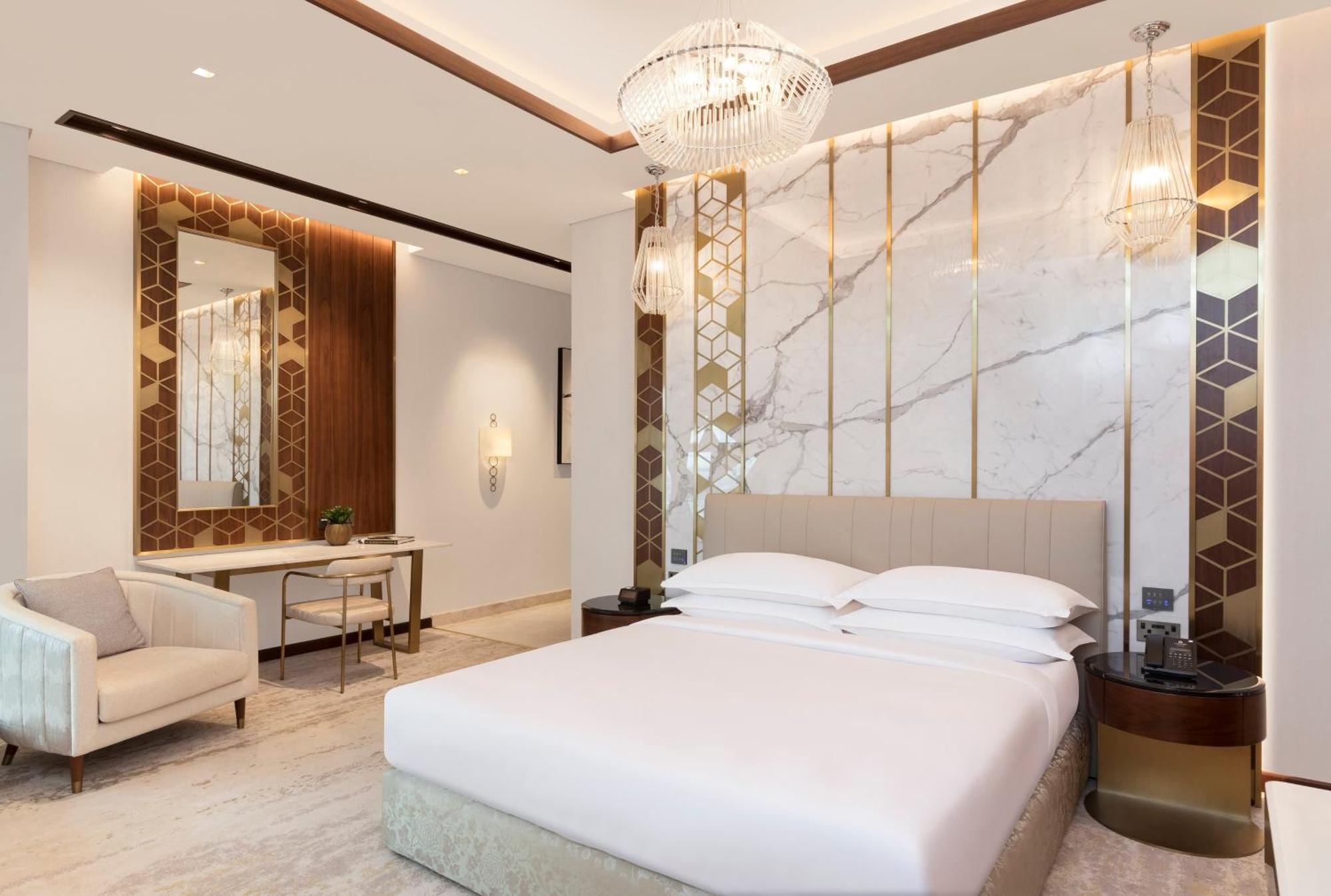 Velero Hotel Doha Lusail Eksteriør billede Deluxe Room