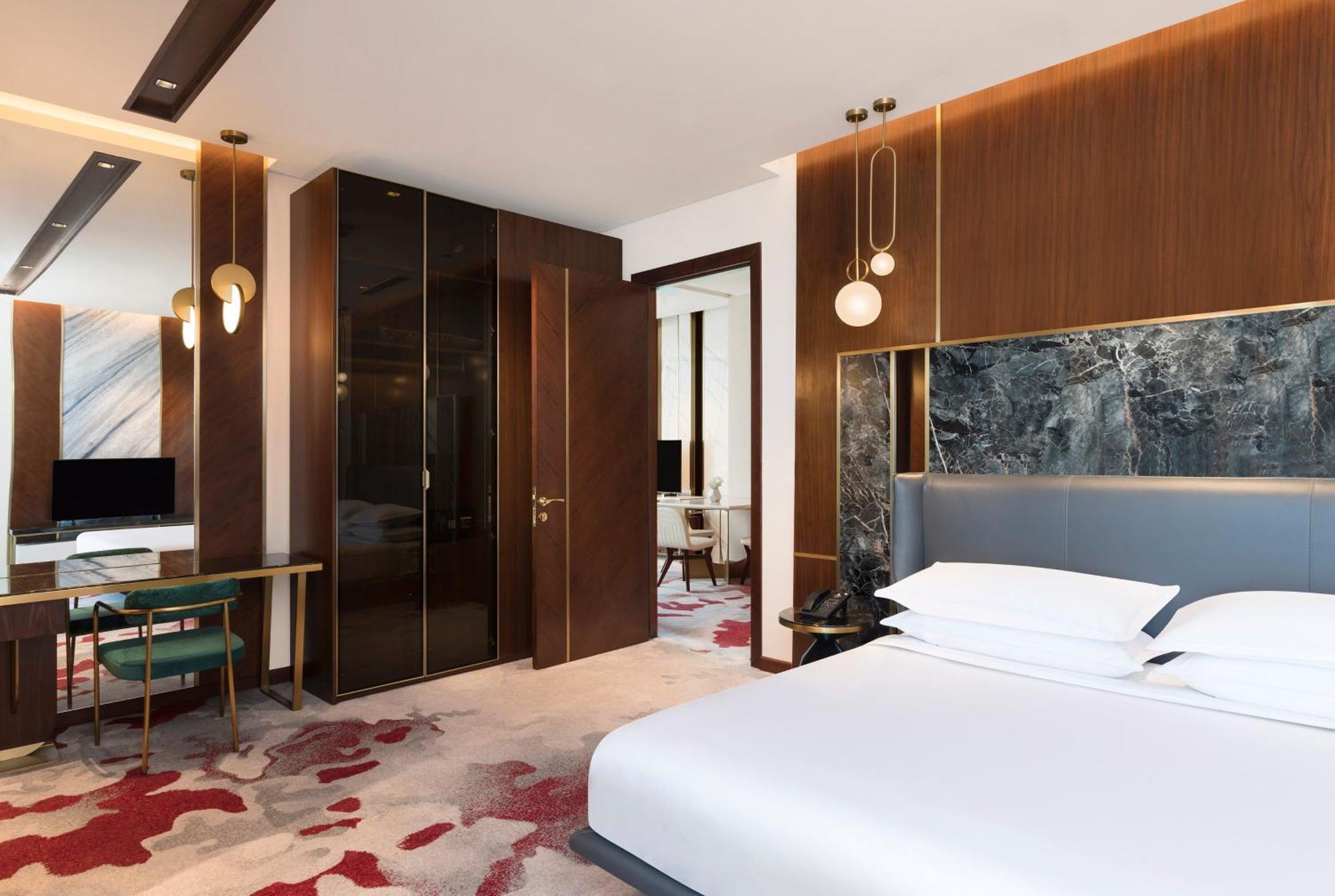 Velero Hotel Doha Lusail Eksteriør billede A bedroom at the hotel